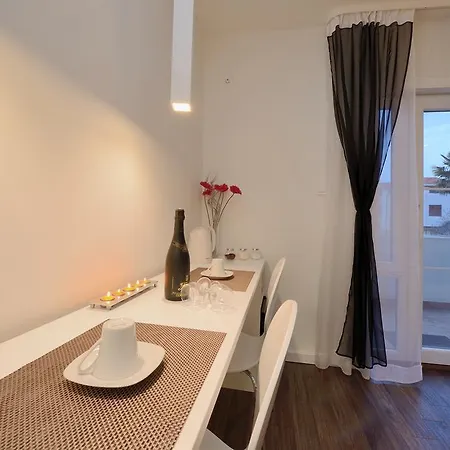 D&g -i & Casa de hóspedes Zadar